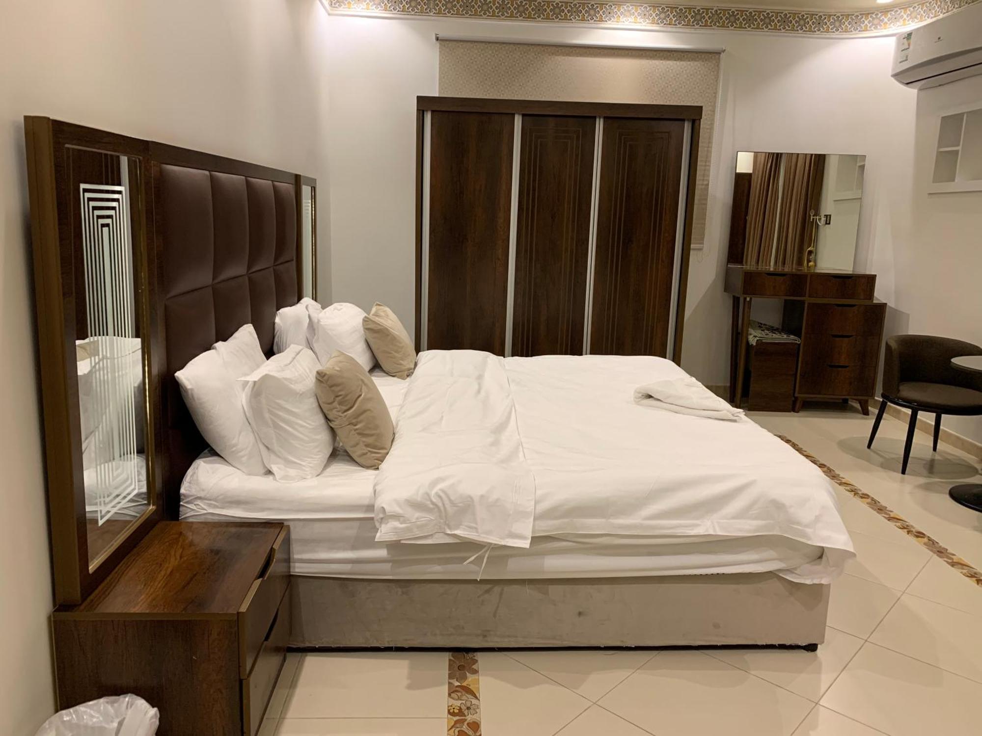 Friday Suites Al Ula Buitenkant foto