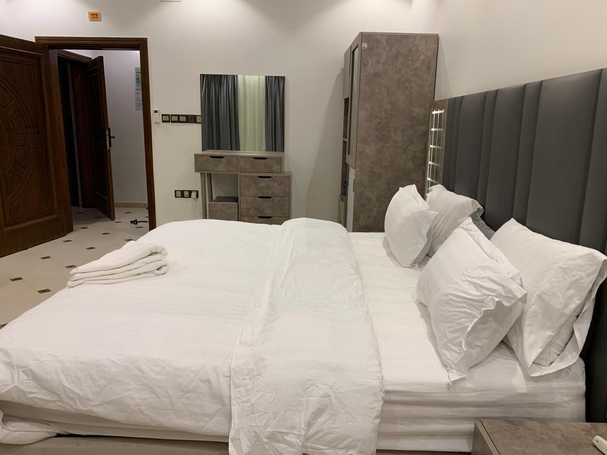 Friday Suites Al Ula Buitenkant foto